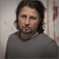 Gofi Müller verwendet eiene eigene community App von Communi